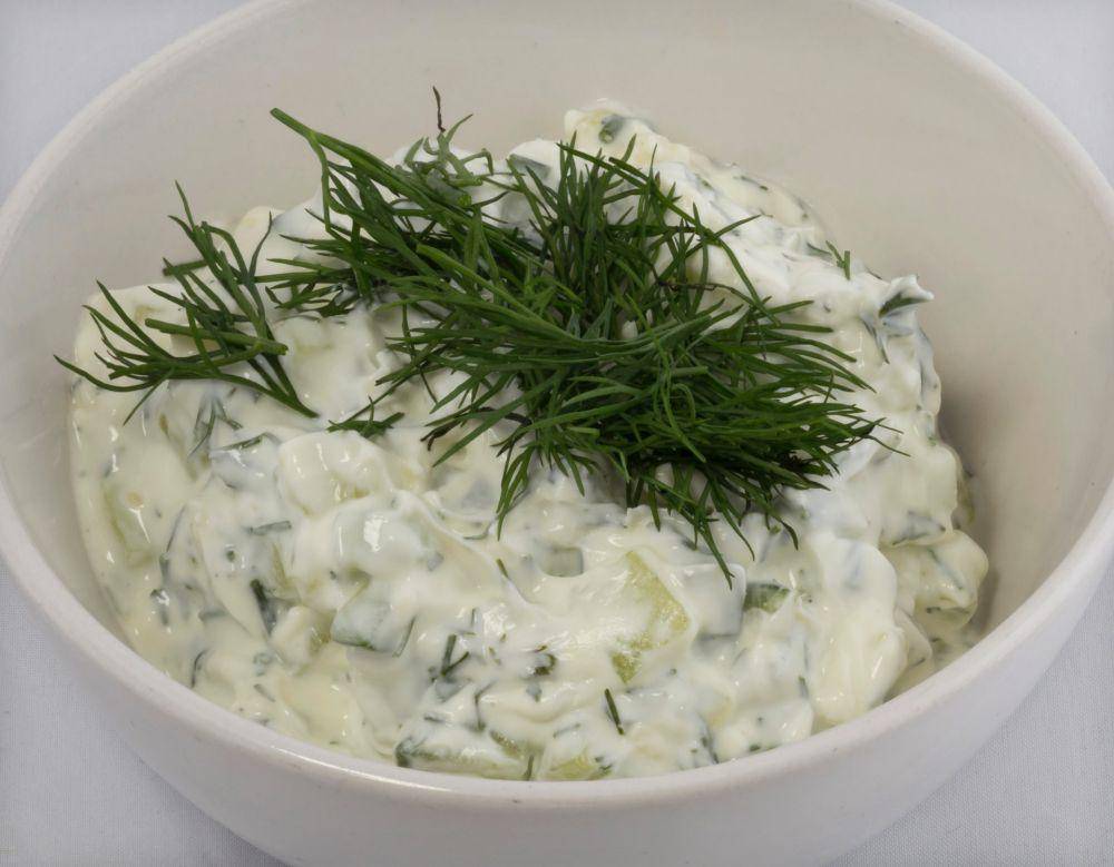 ilustrasi saus tzatziki (unsplash.com/Ilya Rabinovich)