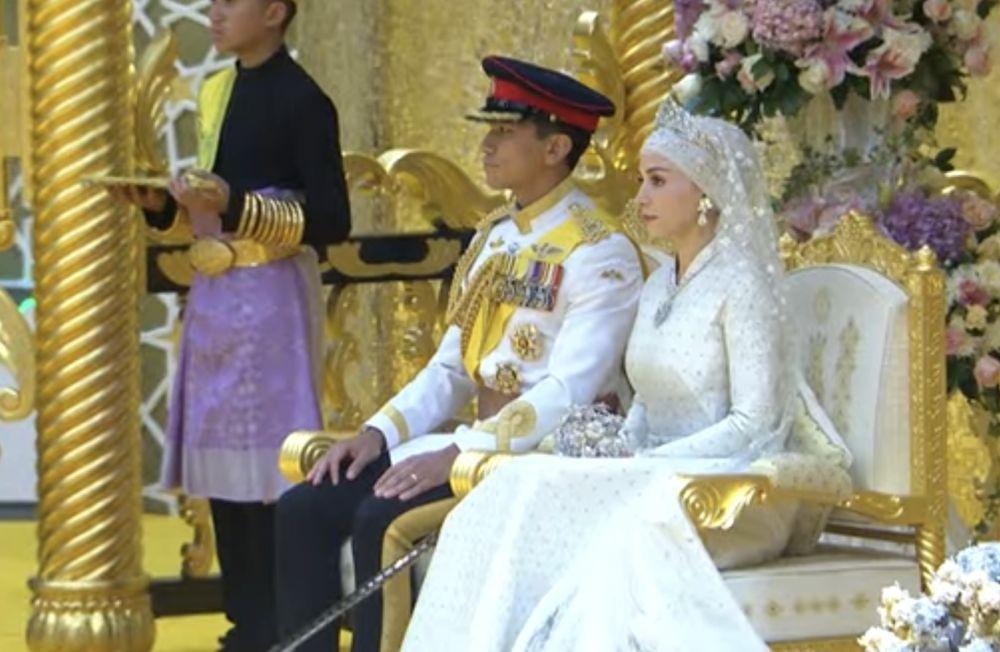 7 Dekorasi Royal Bersanding Ceremony Pangeran Mateen dan Anisha Rosnah