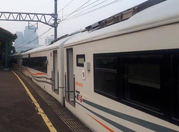 ilustrasi KA Pandalungan (keretaapikita.com)