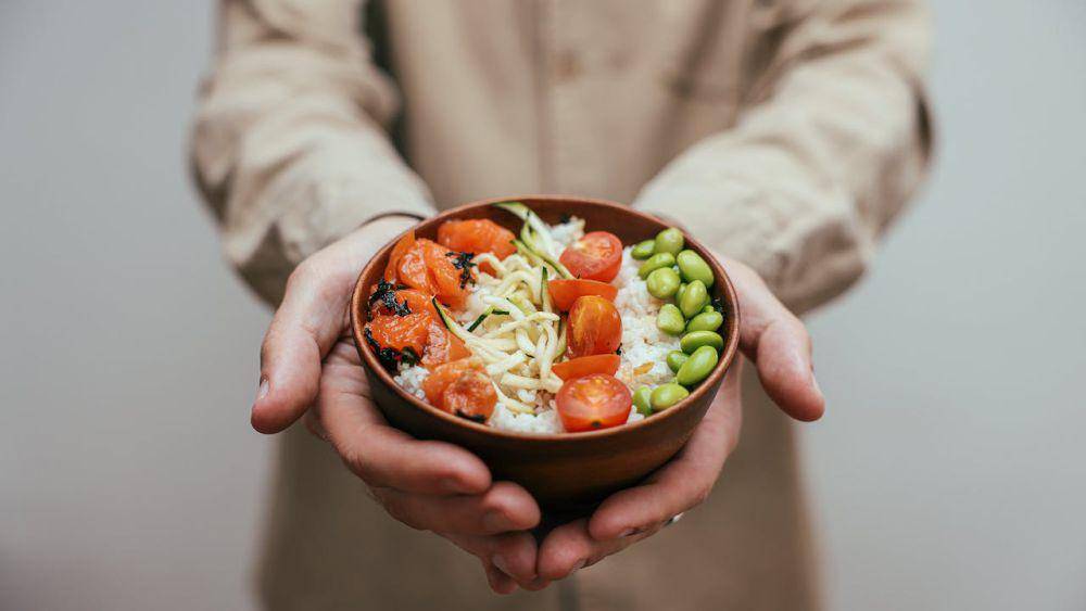 ilustrasi edamame sebagai bahan dalam menu hidangan sehat (pexels.com/Cup of Couple)