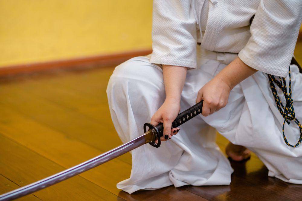 ilustrasi katana (unsplash.com/Krys Amon)