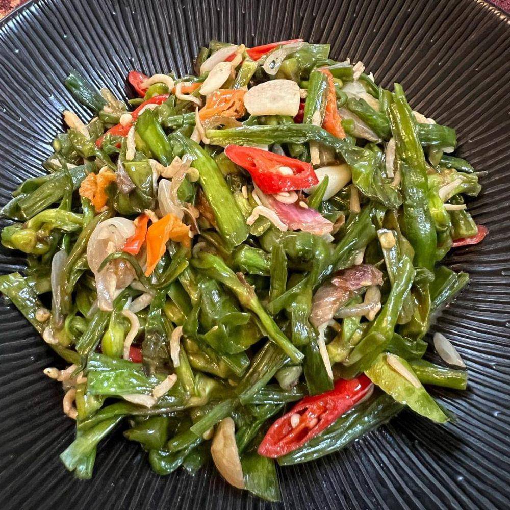 oseng genjer (instagram.com/novita_neni)