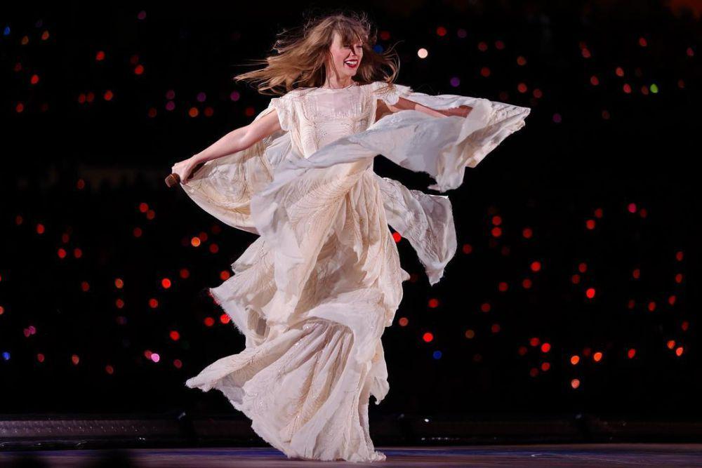 13 Lagu Taylor Swift Bernada Ceria, tapi Berlirik Sedih