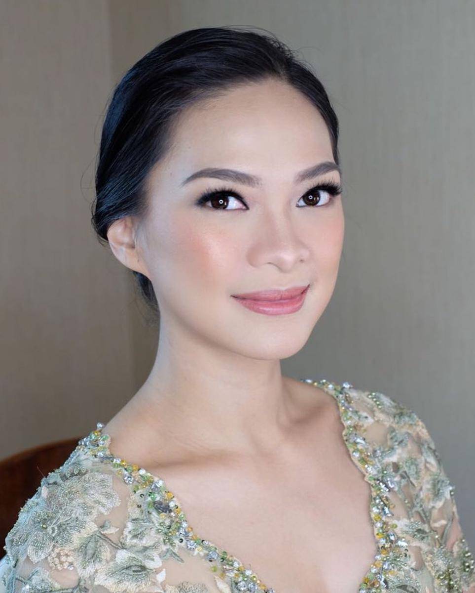 inspirasi makeup wisuda ala Mesty Ariotedjo (instagram.com/mestyariotedjo)