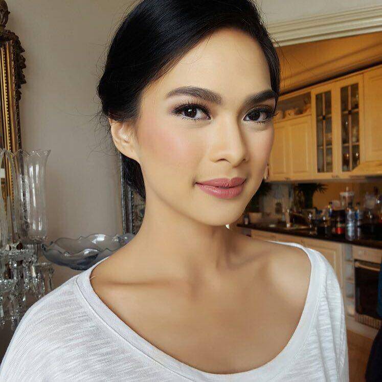 inspirasi makeup wisuda ala Mesty Ariotedjo (instagram.com/mestyariotedjo)