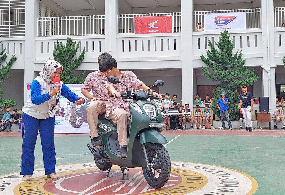 Roadshow Honda DBL 2024 di SMA National Plus Cinta Budaya Jalan Willem Iskandar/Pancing Kecamatan Percut Sei Tuan, Kabupaten Deli Serdang. (Dok. IDN Times)