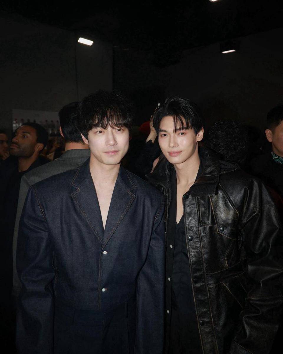 potret Win Metawin dengan Kentaro Sakaguchi di Prada FW24 (instagram.com/winmetawin)