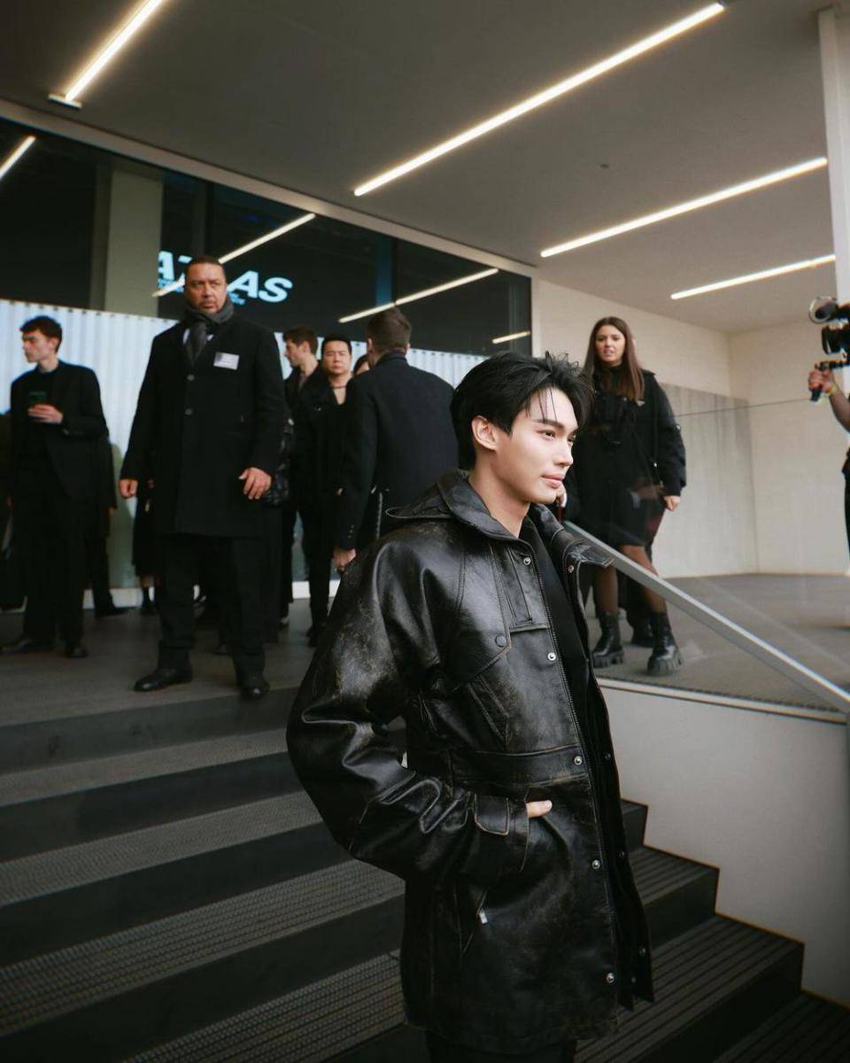 potret Win Metawin di Prada FW24 (instagram.com/winmetawin)