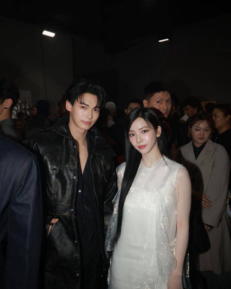 potret Win Metawin dengan Karina aespa di Prada FW24 (instagram.com/winmetawin)