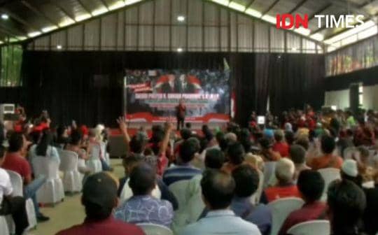 Di tempat mertuanya di Purbalingga Ganjar Pranowo singgung anak muda yang jarang mau jadi petani, Senin (15/1/2024).(IDN Times/Tangkapan layar).