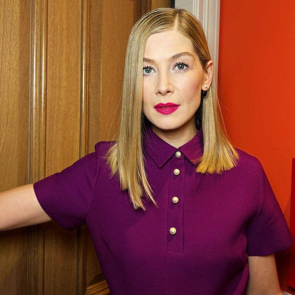 gaya makeup ala Rosamund Pike (instagram.com/mspike)