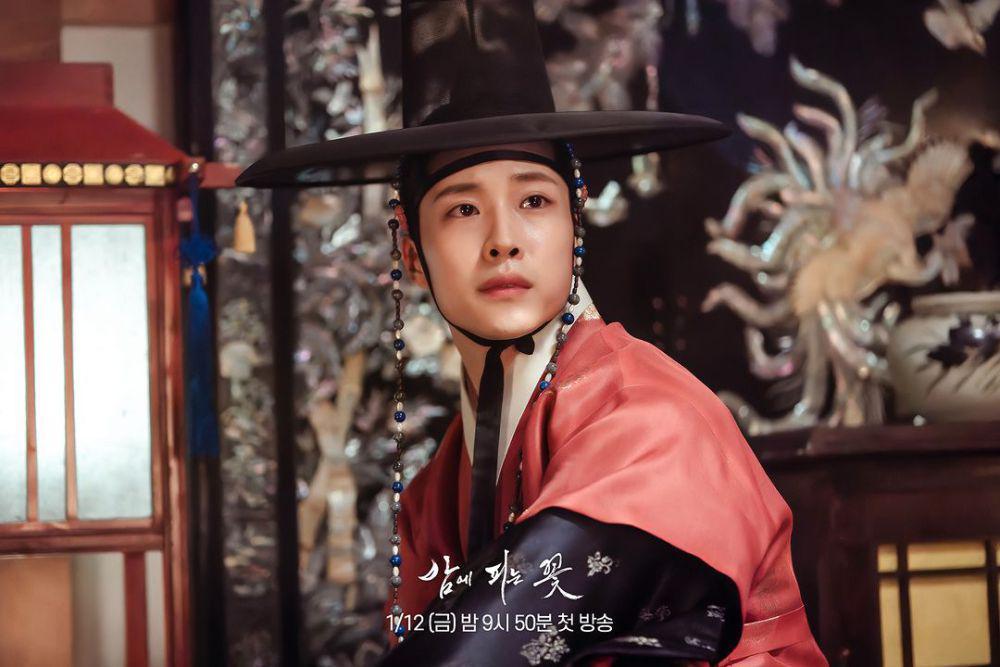 Still cut drama Knight Flower (instagram.com/mbcdrama_now)