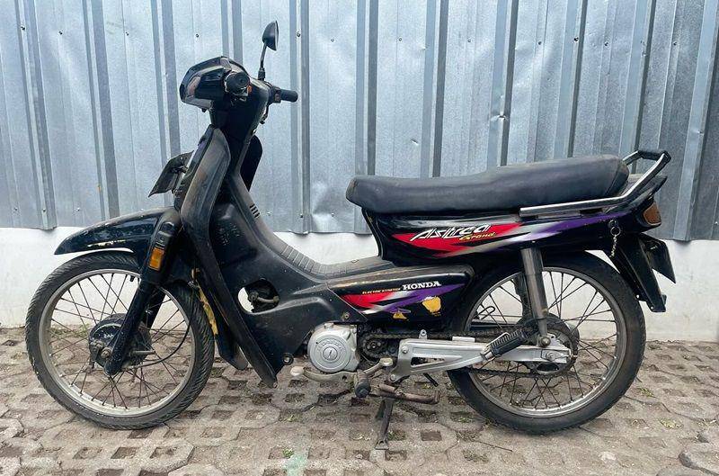 Honda Astrea Grand (instagram.com/ducks.garage)
