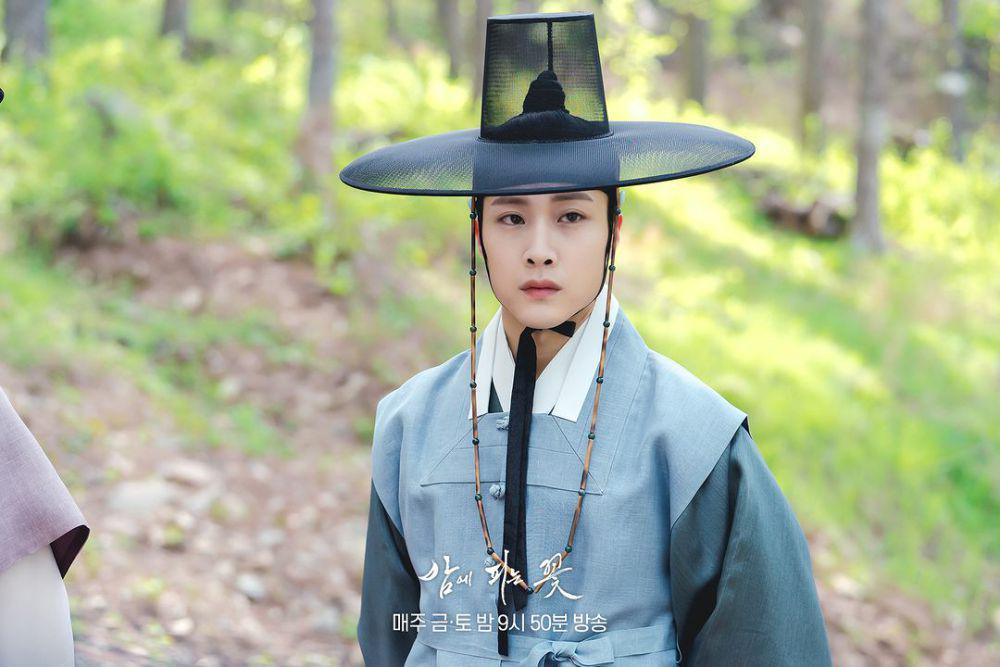 Still cut drama Knight Flower (instagram.com/mbcdrama_now)