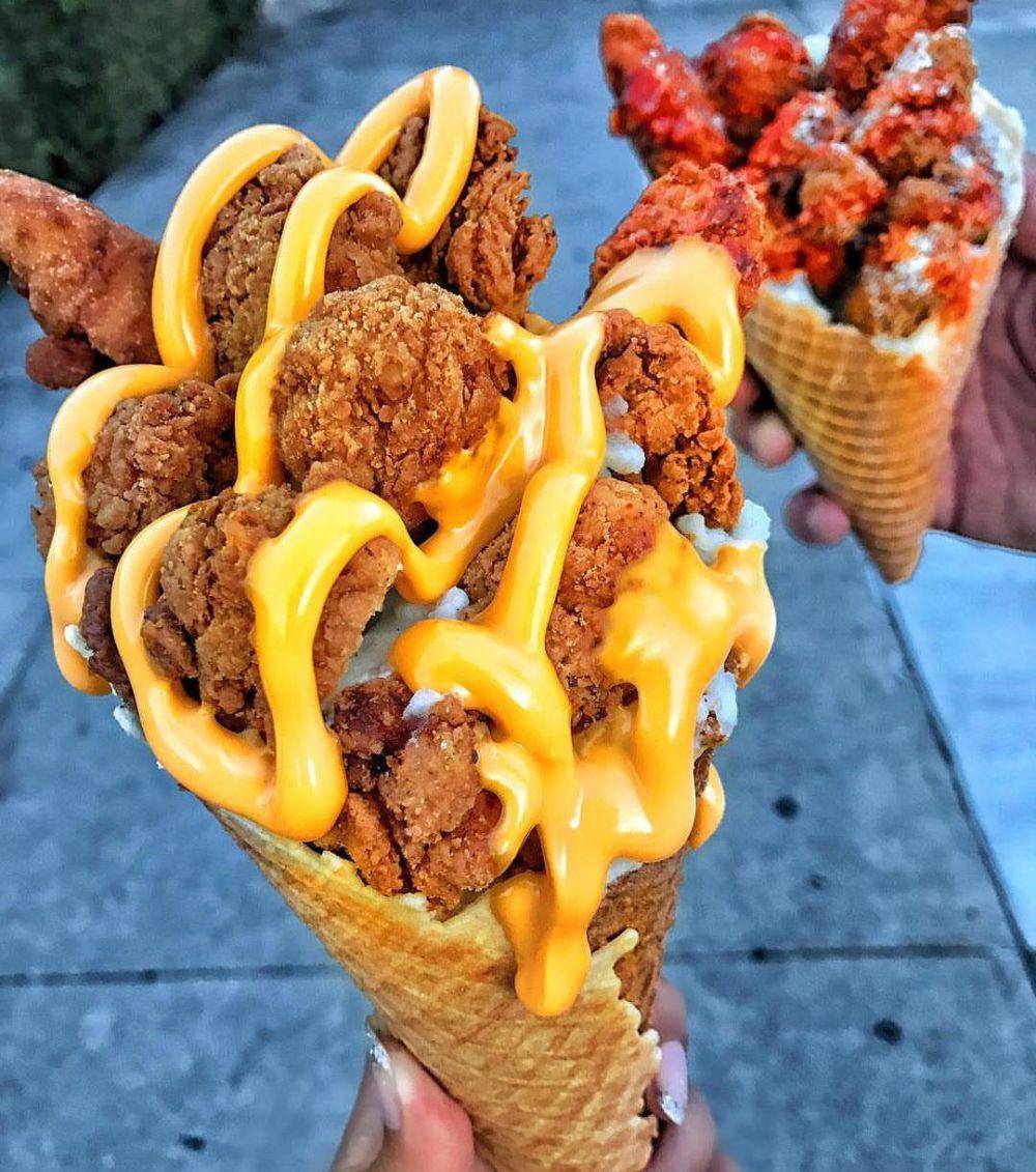 potret penyajian makanan menggunakan cone es krim (reddit.com/user/imusingmyphone)