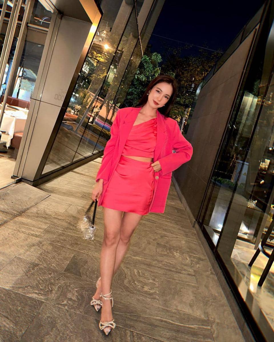 outfit blazer non formal (instagram.com/buanalinthip)