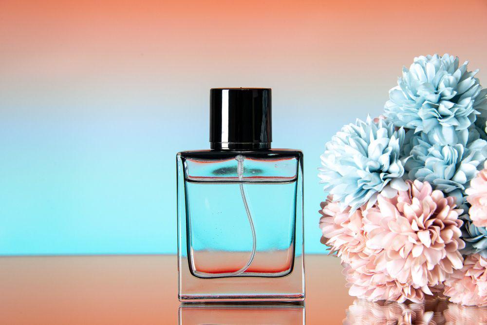 ilustrasi parfum (freepik.com/kamranaydinov)