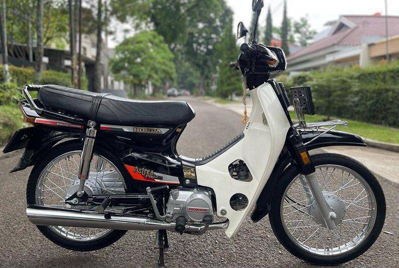 Honda Astrea Prima (instagram.com/ducks.garage)