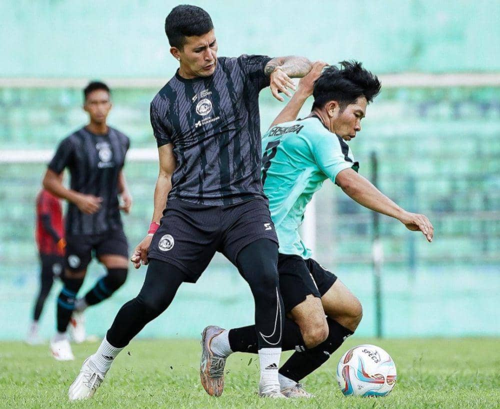Arema FC saat melaksanakan uji coba melawan Persikoba Kota Batu di Stadion Gajayana Malang. (Dok. Media Officer Arema FC)