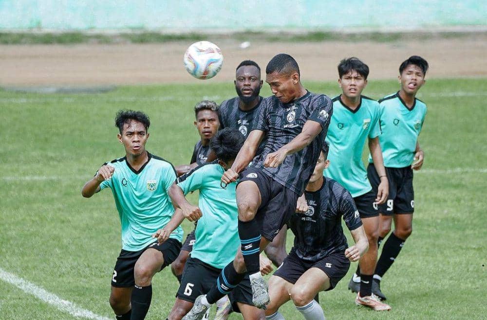 Arema FC Fokus Beresin Lini Pertahanan