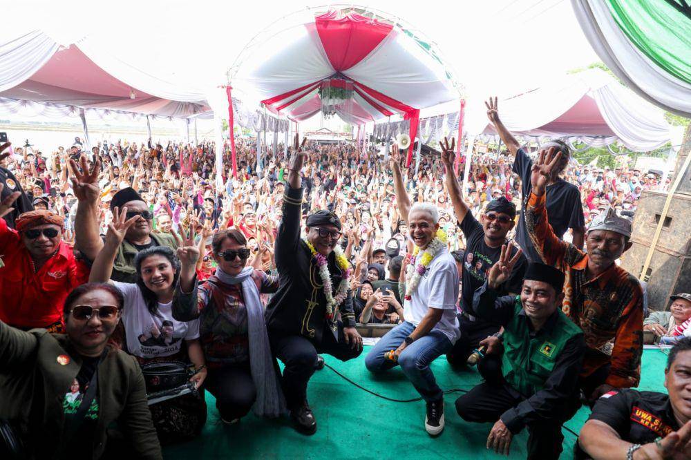 Ganjar Pranowo hadir dalam panen raya bandeng di Desa Tanjung Pakis, Karawang, Jawa Barat, pada Minggu (14/1/2024) (IDN Times/Istimewa)
