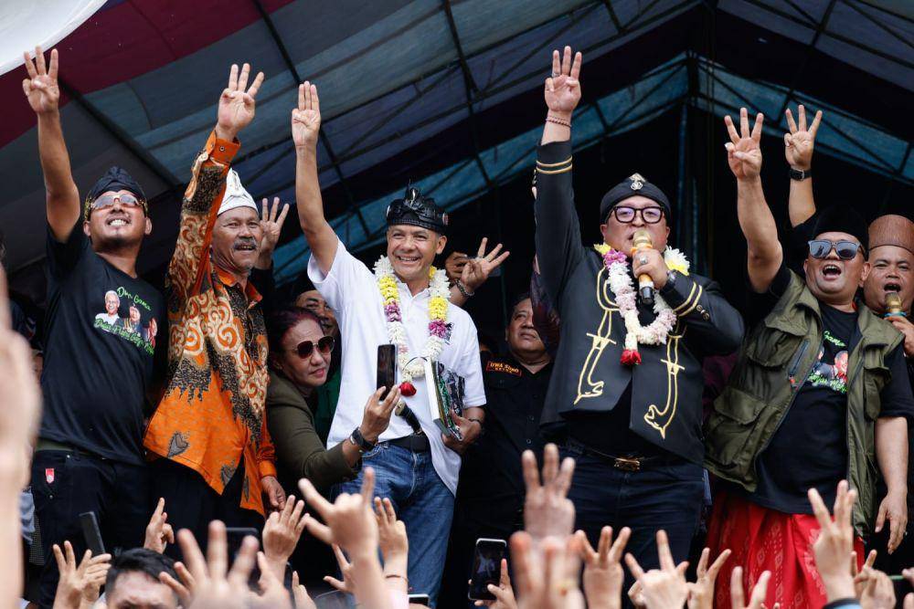 Ganjar Pranowo hadir dalam panen raya bandeng di Desa Tanjung Pakis, Karawang, Jawa Barat, pada Minggu (14/1/2024) (IDN Times/Istimewa)