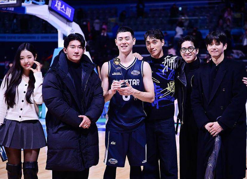 potret cast Single’s Inferno 3 datang ke pertandingan Lee Gwan Hee (instagram.com/ssrt_mk)