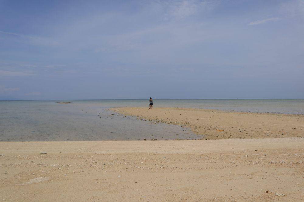 Hamparan pasir putih dan air laut yang jernih di Gili Putih Sumberkima (Dok.Pribadi/Natalia Indah)