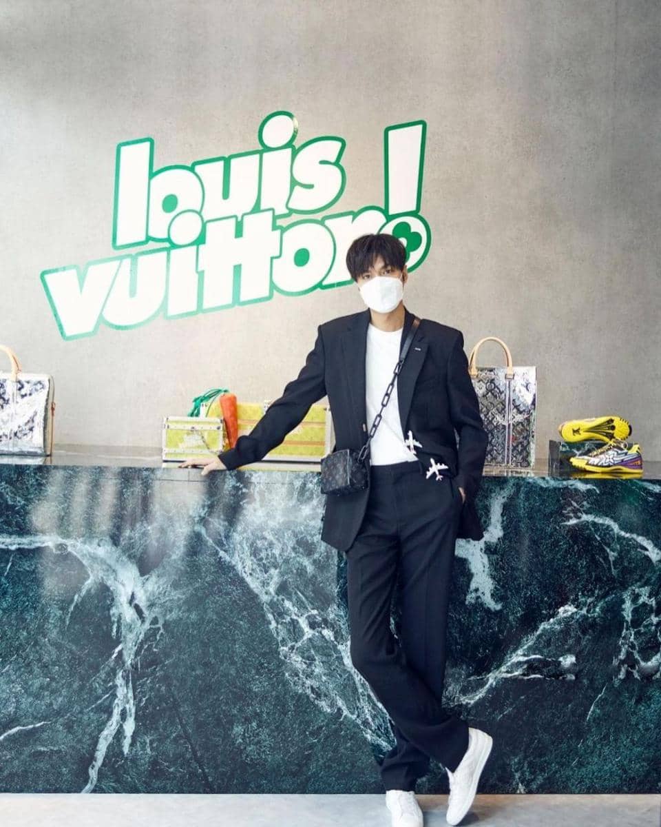 blazer ala Lee Min Ho (instagram.com/actorleeminho)