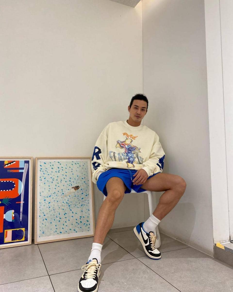 padu padan short pants ala Kim Ji Hoon (instagram.com/jiraishin99/)