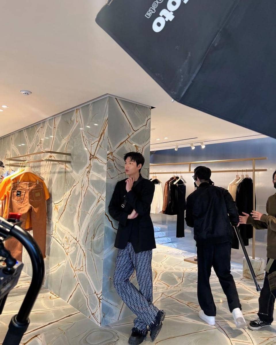 blazer ala Lee Min Ho (instagram.com/actorleeminho)