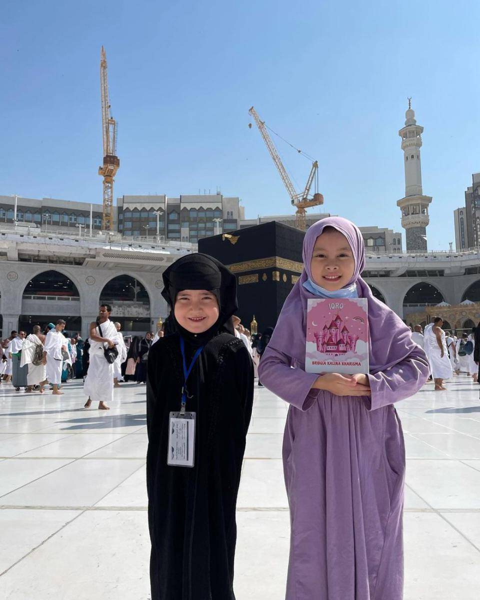 potret Bridgia jalani umrah (instagram.com/septriasaacha)