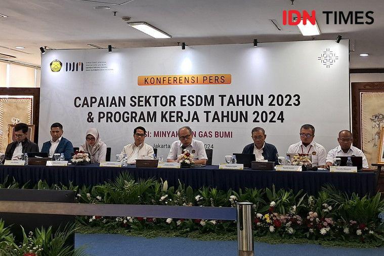 Dirjen Migas Kementerian ESDM, Tutuka Ariadji dalam konferensi pers di kantornya, Jakarta, Selasa (16/1/2024).