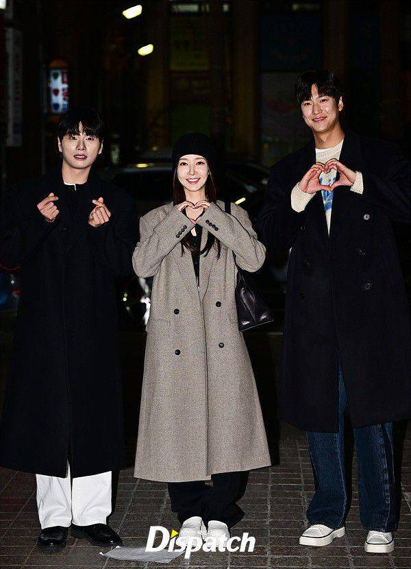 potret Park Min Young usai rumor terima uang dari mantan pacar (dok. Dispatch)