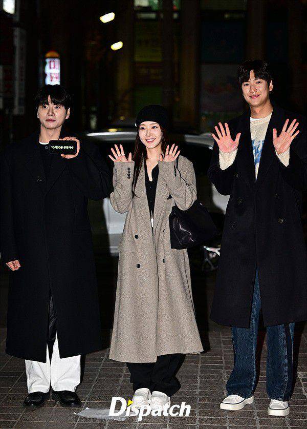 potret Park Min Young usai rumor terima uang dari mantan pacar (dok. Dispatch)