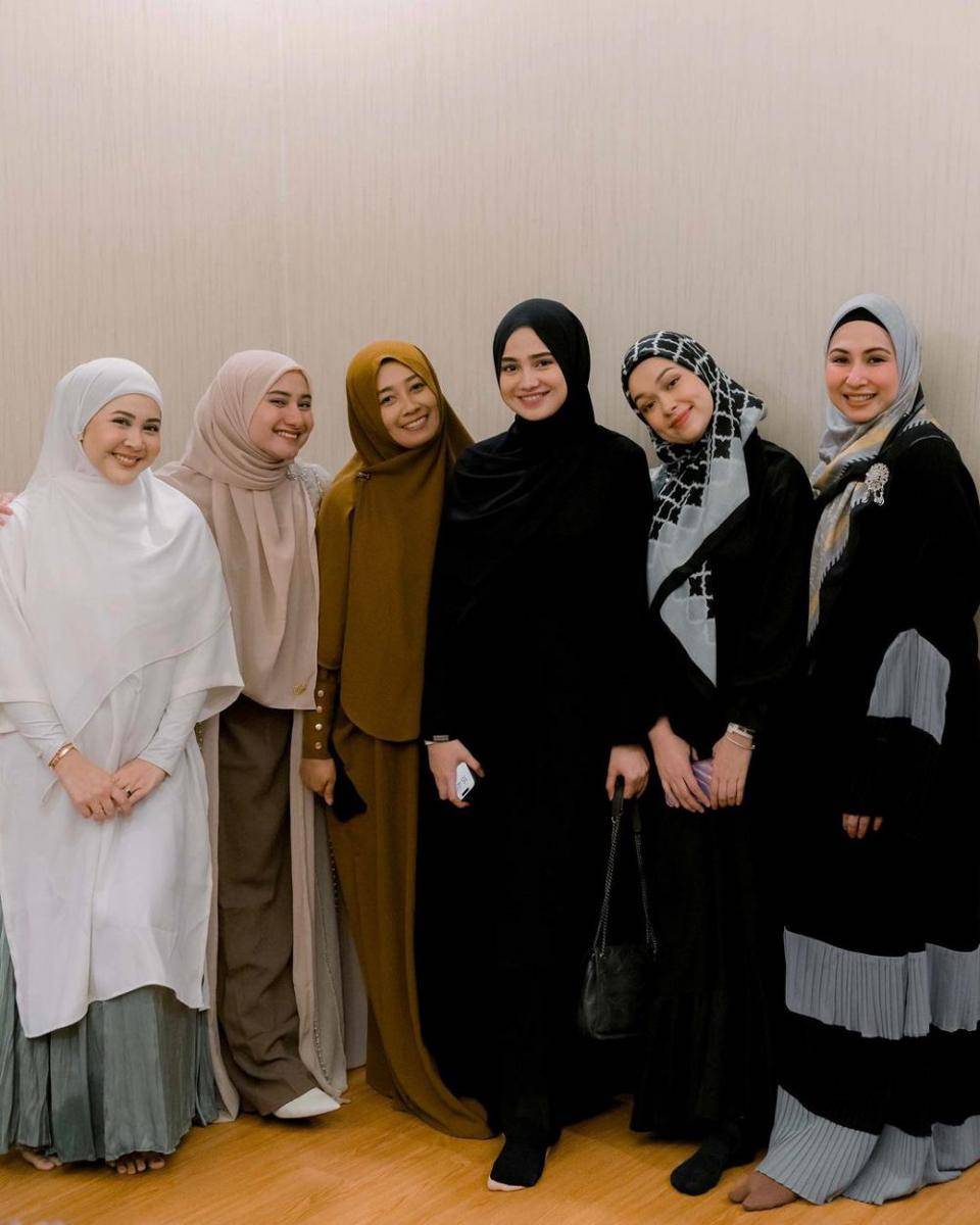 potret Rebecca Klopper dan sahabat (instagram.com/rklopperr)