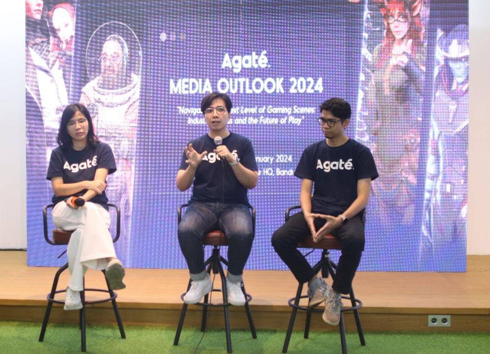 Shieny Aprilia, Co-Founder and CEO Agate, Cipto Adiguno, Chief Strategy Officer Agate dan Ar Cahyadi Indra, Head of Vertx Break powered by Agate pada saat sesi talk show di acara Media Trip and Briefing: Agate Media Outlook 2024. (Dok. Agate)