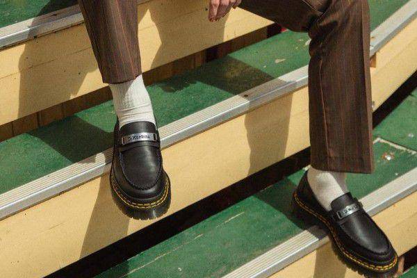 ilustrasi sepatu Dr Martens (drmartens.com)