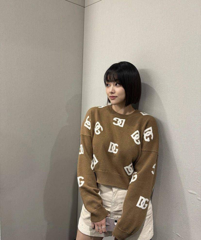 OOTD kasual ala Kang Mi-Na (instagram.com/_happiness_o)