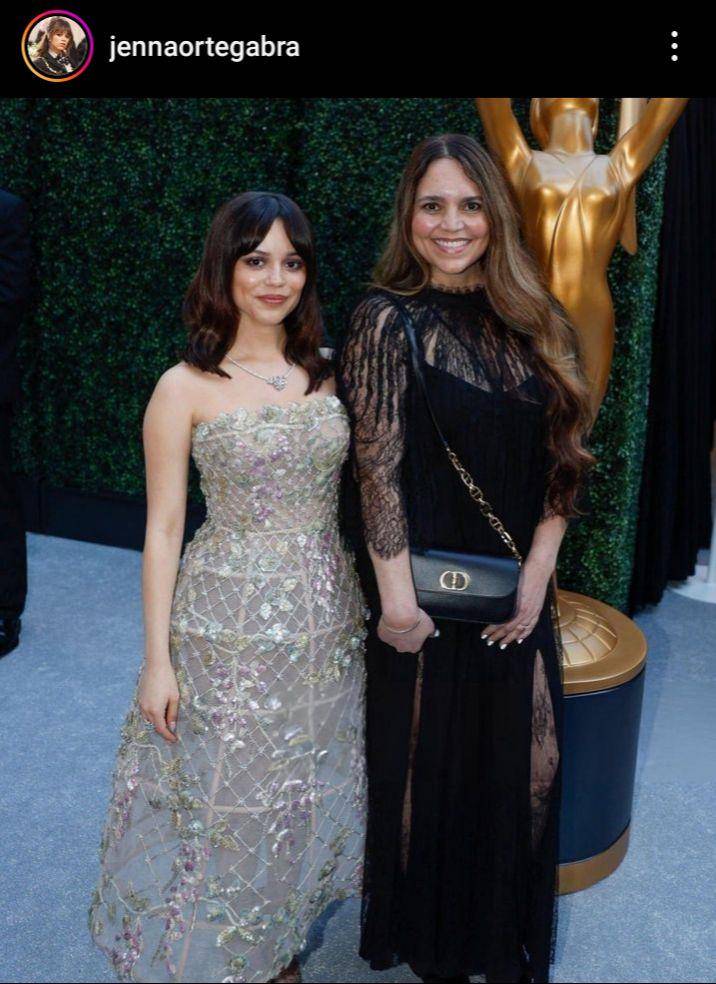 potret Jenna Ortega di Emmy Awards 2024 (instagram.com/jennaortegabra)