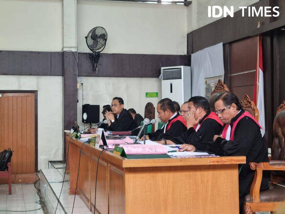 Sidang lanjutan dugaan korupsi akusisi saham PT SBS oleh PTBA melalui anak perusahaan PT BMI (IDN Times/Rangga Erfizal)