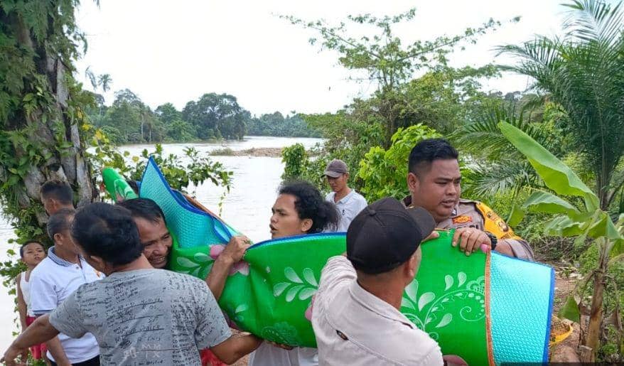 Berenang di Lokasi Banjir, Bocah Perempuan di Mura Tenggelam