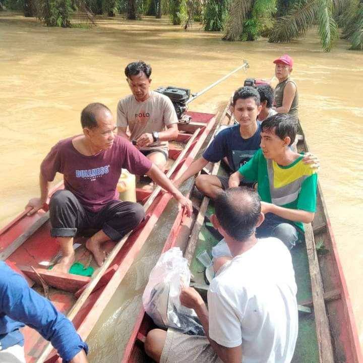 Korban banjir bandang di Musi Rawas, bernama Bambang (35) berhasil dievakuasi (Dok: istimewa)