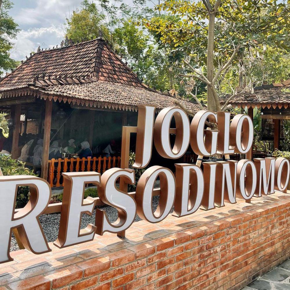 Joglo Resodinomo, Resto Kids Friendly nan Asri di Jogja