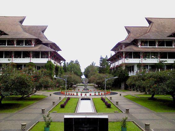 Kampus ITB Terima 1.950 Kursi untuk Mahasiswa Baru Jalur SNBP
