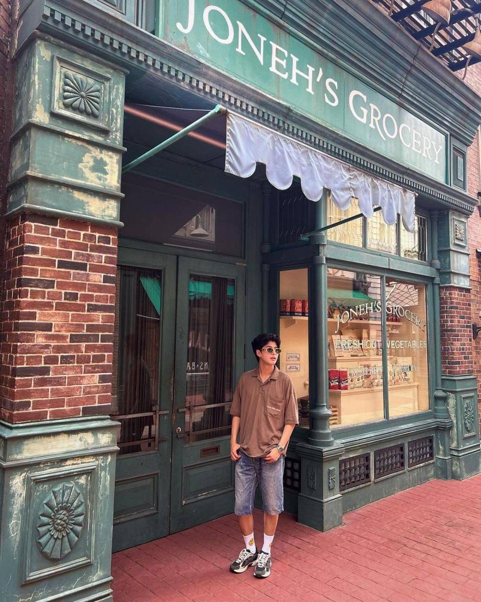 mix and match short pants ala Mark Pakin (instagram.com/mmarkpkk)