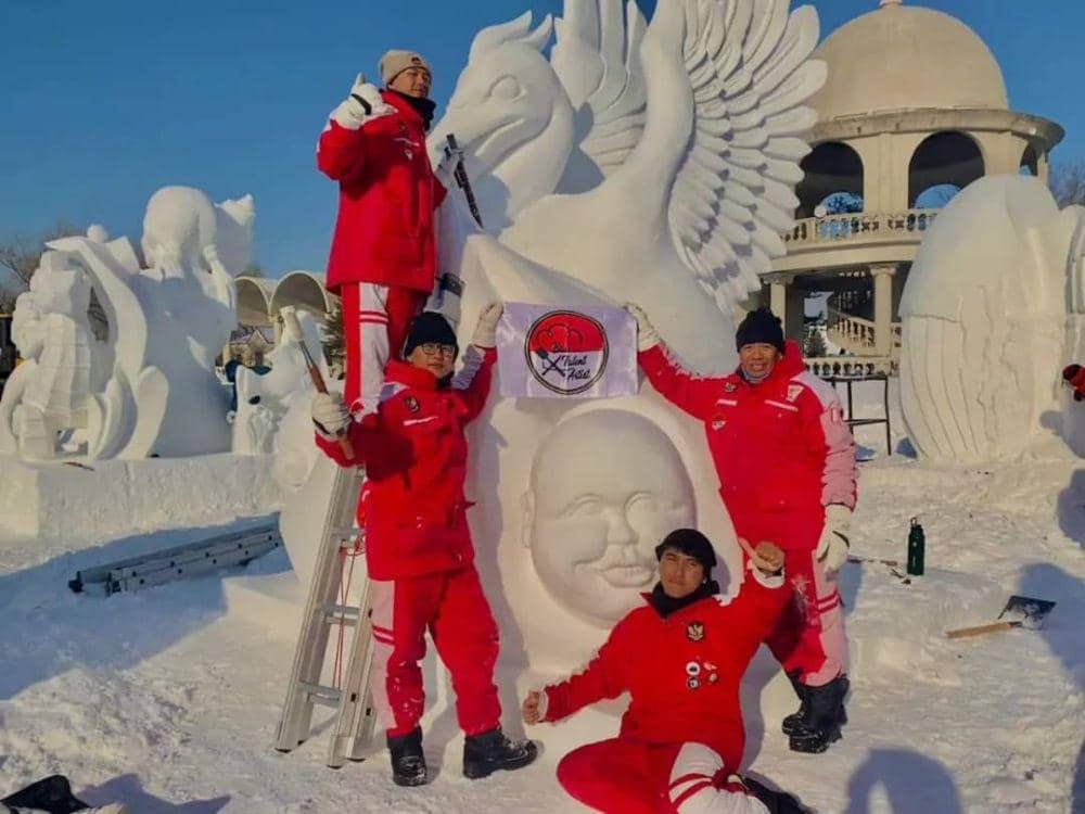 Karya ukiran salju tim Indonesia di Harbin China (Dok.IDNTimes/Humas Tabanan)