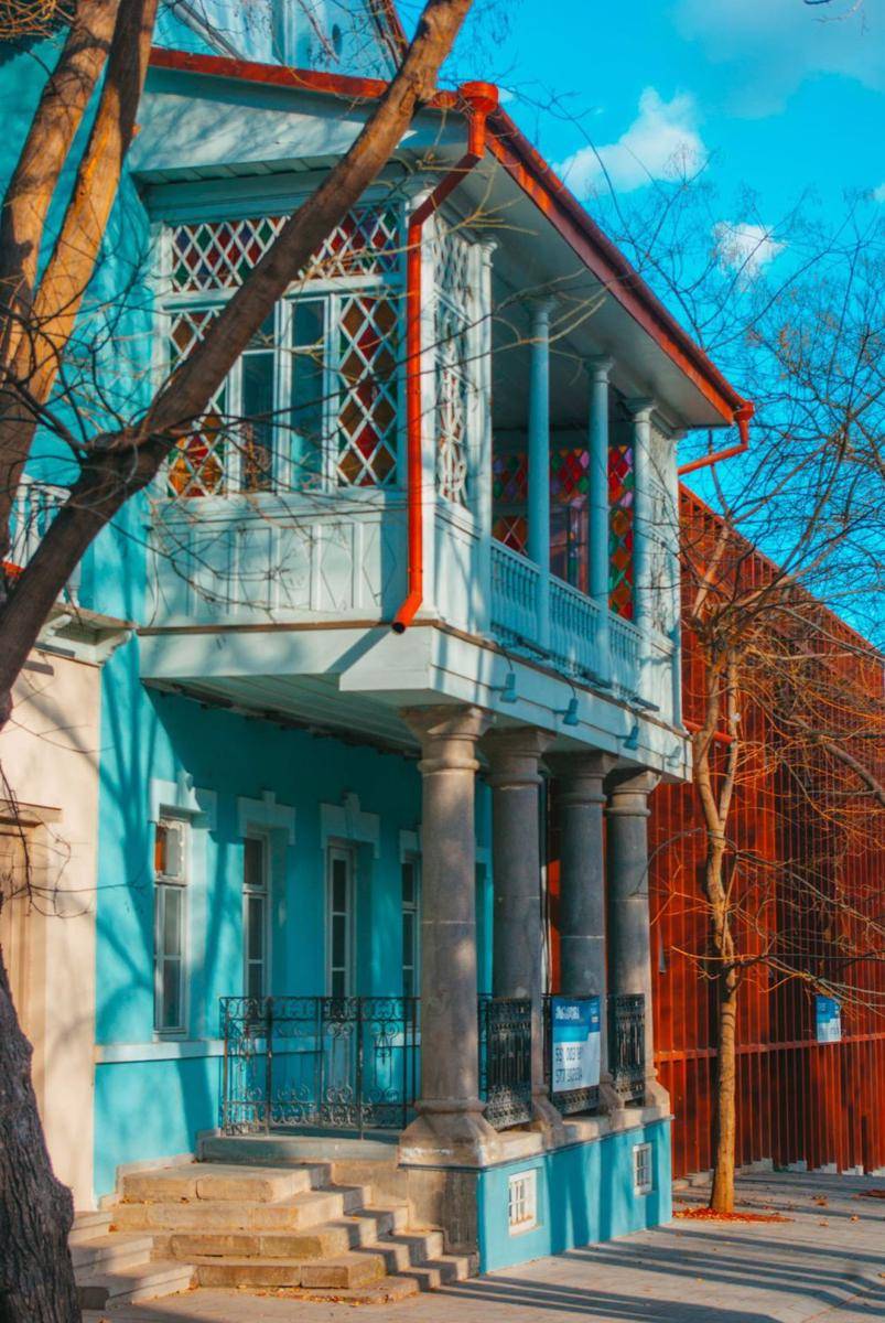 Kombinasi cat biru muda untuk desain rumah (pexels.com/Dagmara Dombrovska)