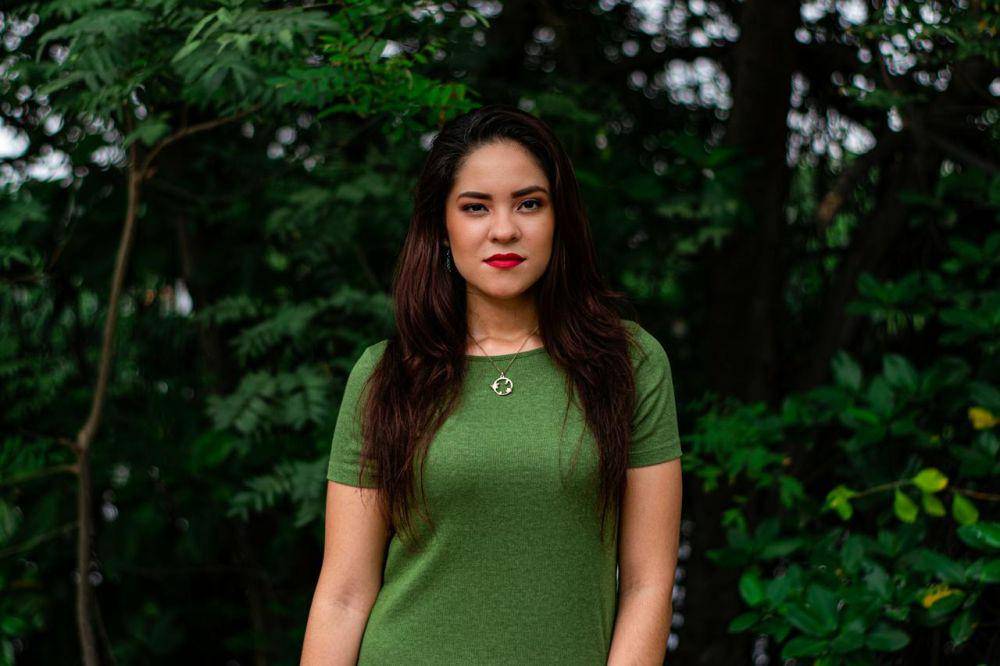 ilustrasi baju hijau (pexels.com/Darwin Pala)