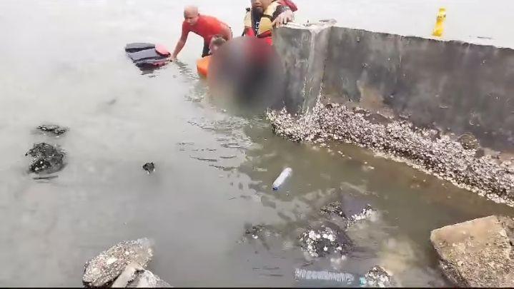 ODGJ Nyebur Laut Dekat Suramadu